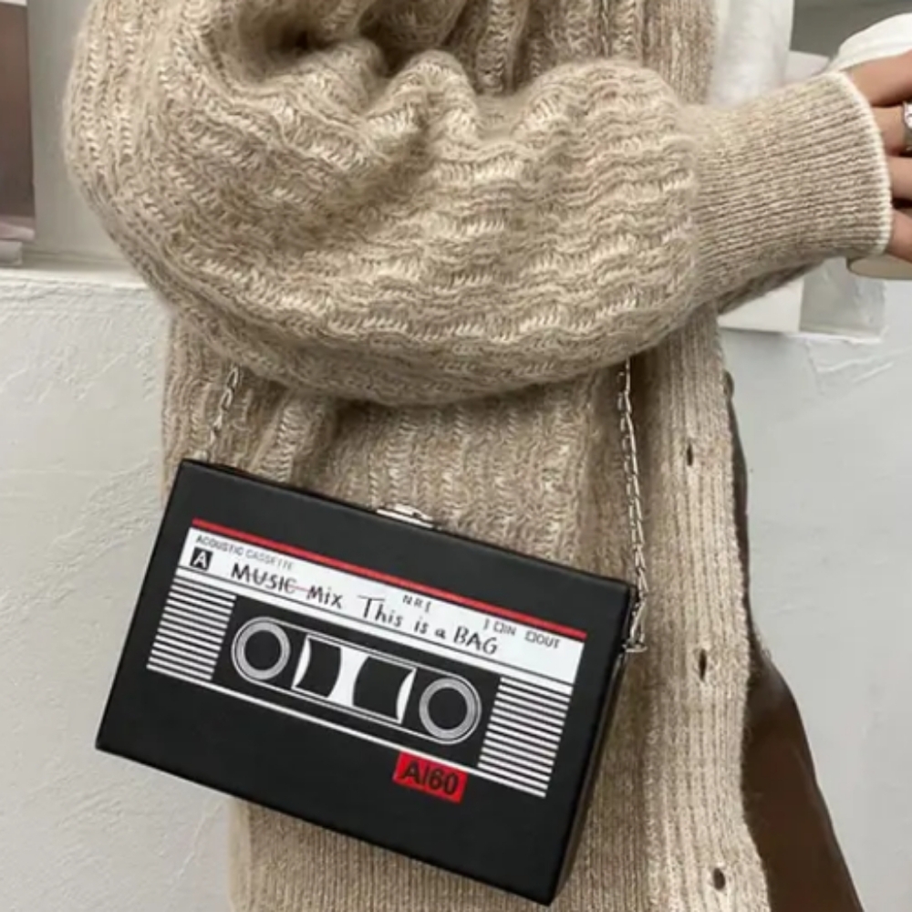 NEW BLACK CLASSIC CASSETTE PLAYER CROSSBODY HANDBAG - Picture 2 of 6